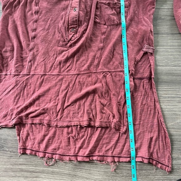 Free People Stargazer Henley Faded Red Boho 3/4 Sleeve Roll Tab Size XS - Picture 6 of 8
